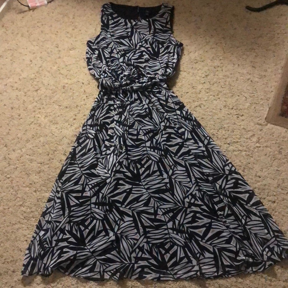 Mid-length print chiffon dress